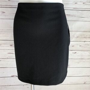 Daisy Fuentes "He Said She Said" Textured Skirt SIZE LARGE Onyx Black NWT $44